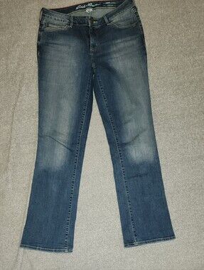 Eddie Bauer Slightly Curvy Bootcut Jeans – Women’s Size 8